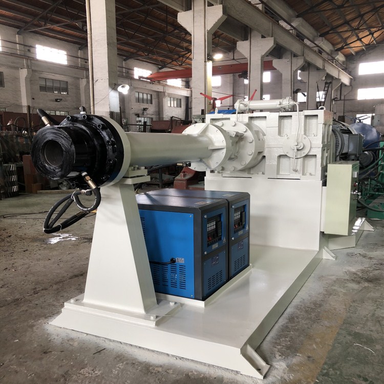 橡膠擠出機(jī)104.jpg