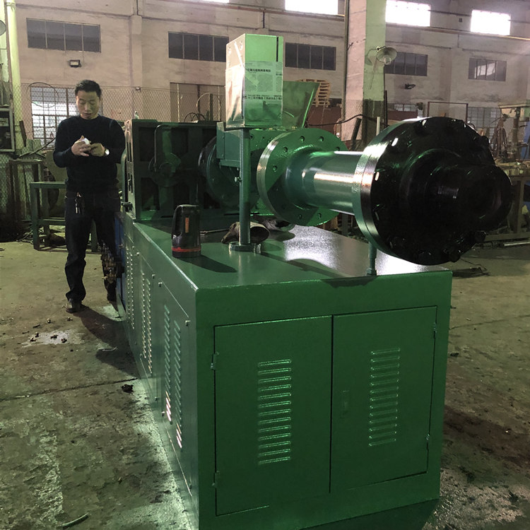 橡膠擠出機(jī)IMG_3726_副本.jpg