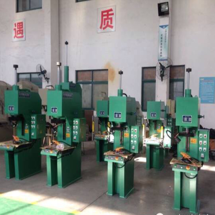 單柱液壓機111.jpg