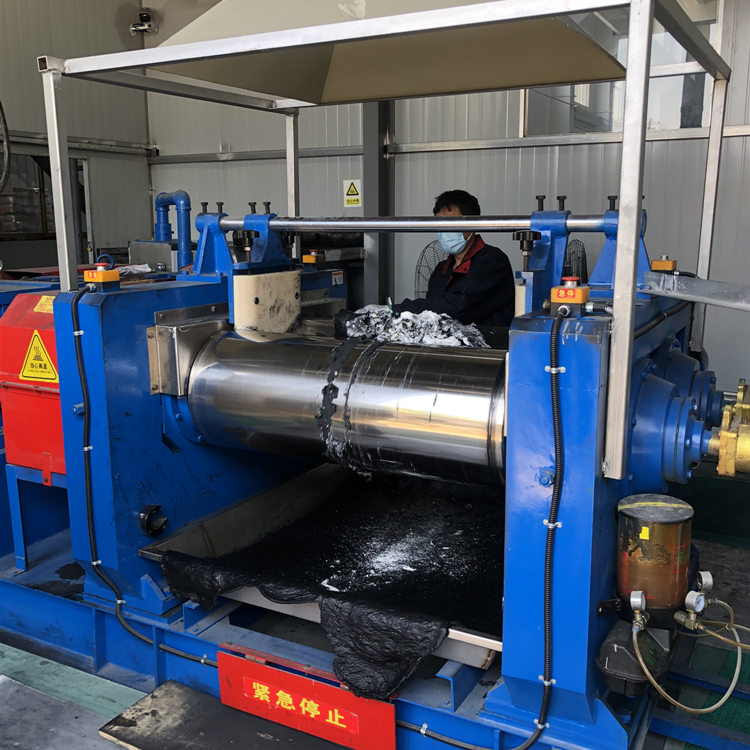橡膠開煉機(jī)IMG_3981_副本.jpg