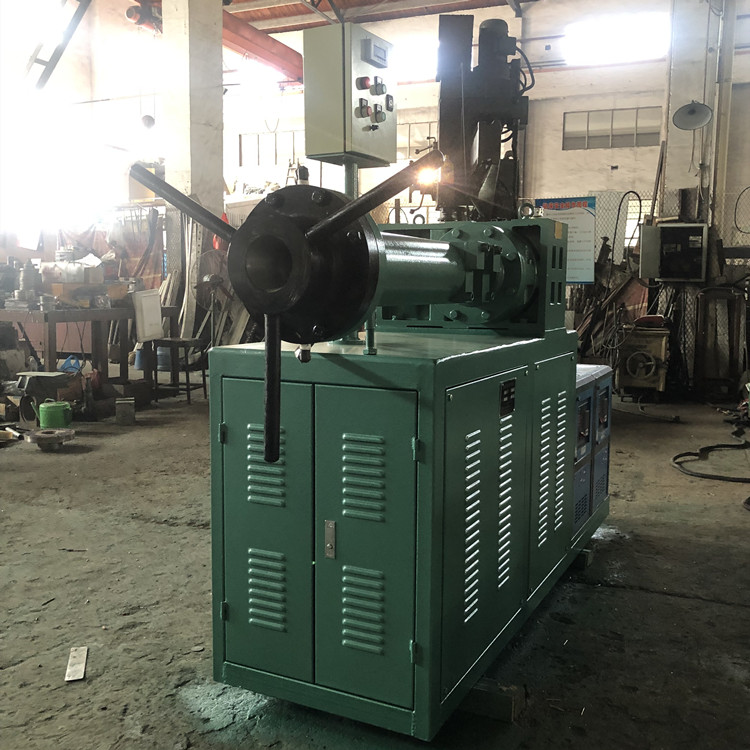 橡膠擠出機(jī)IMG_4198_副本.jpg